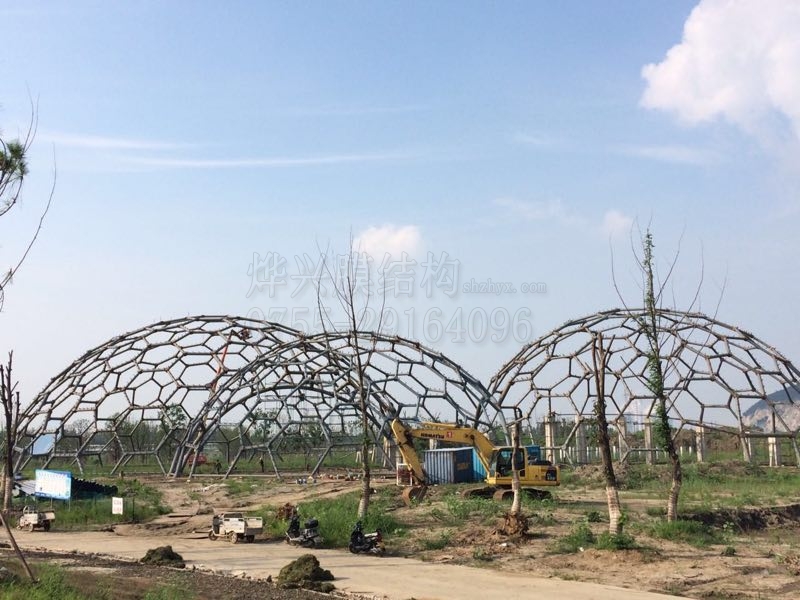 ETFE鋼構(gòu)施工-燁興膜結(jié)構(gòu) ETFE鋼構(gòu)施工.jpg